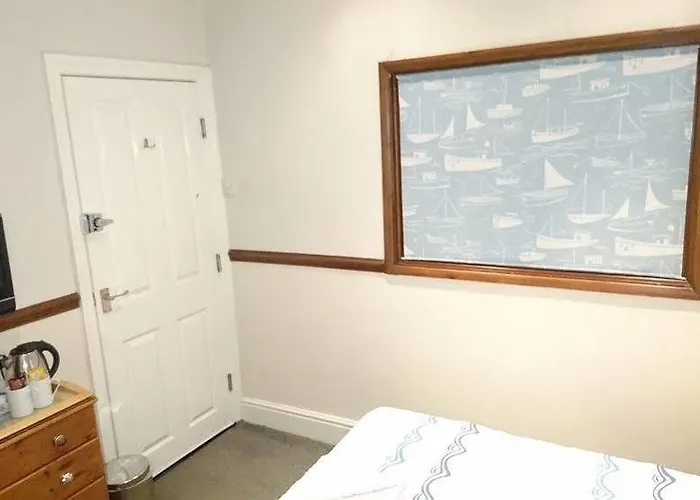 The Beaches 3* Scarborough